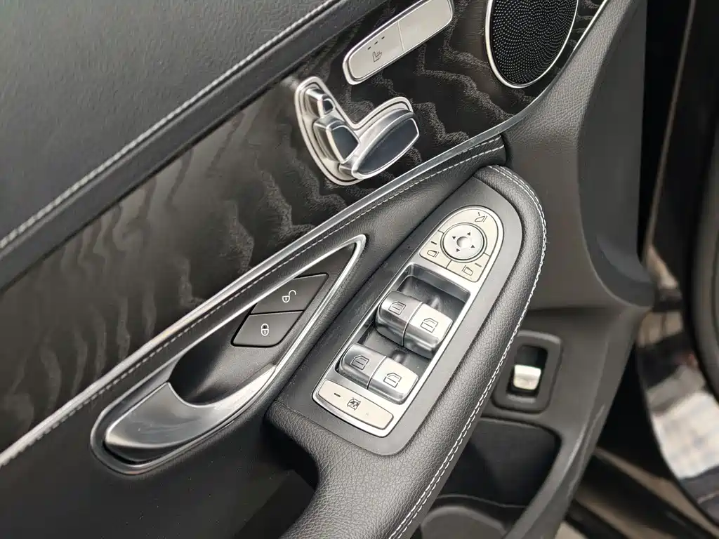 Mercedes-Benz C-Class 2018 — фото 3