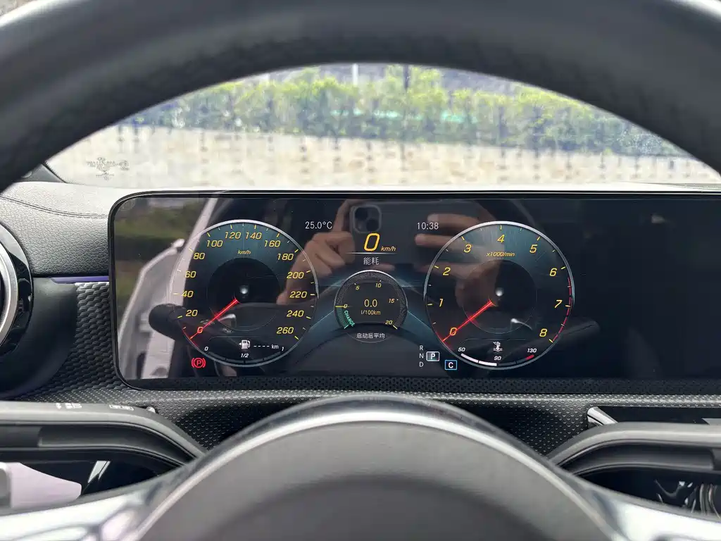 Mercedes-Benz A-Class 2023 — фото 11