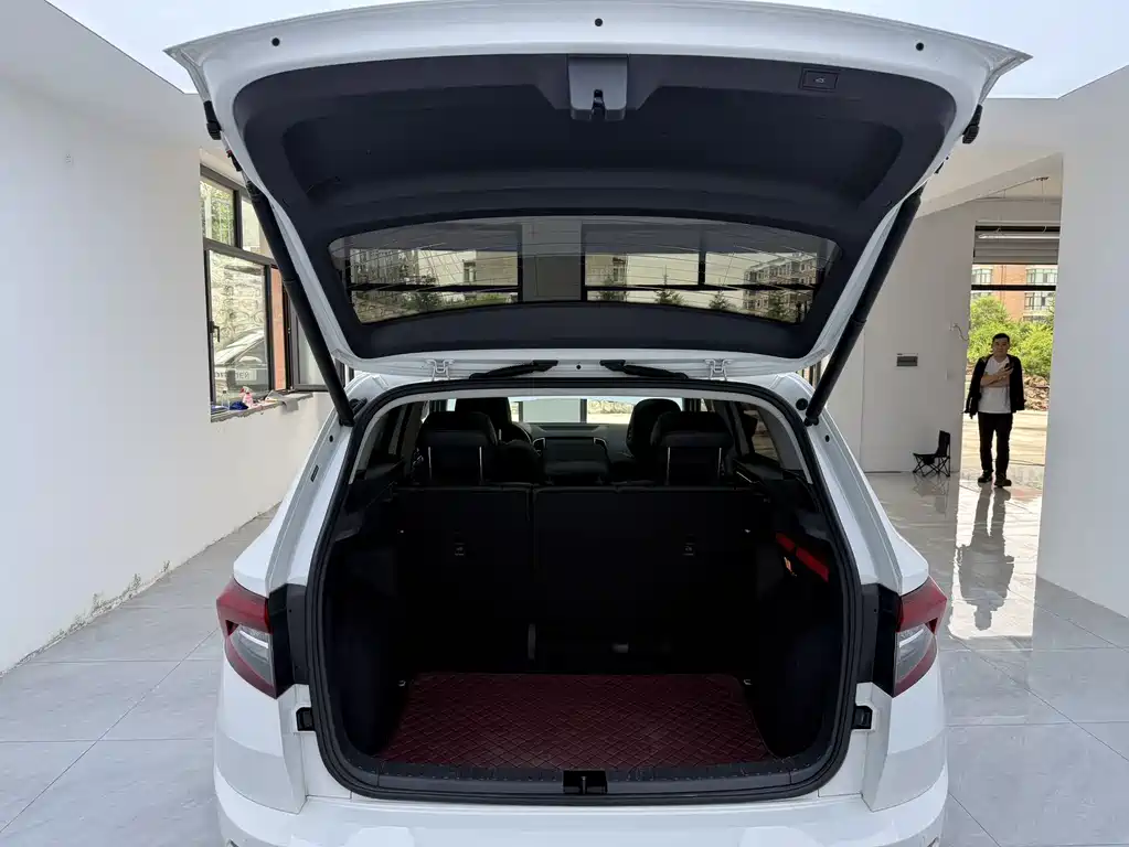 Skoda Karoq 2023 — фото 17