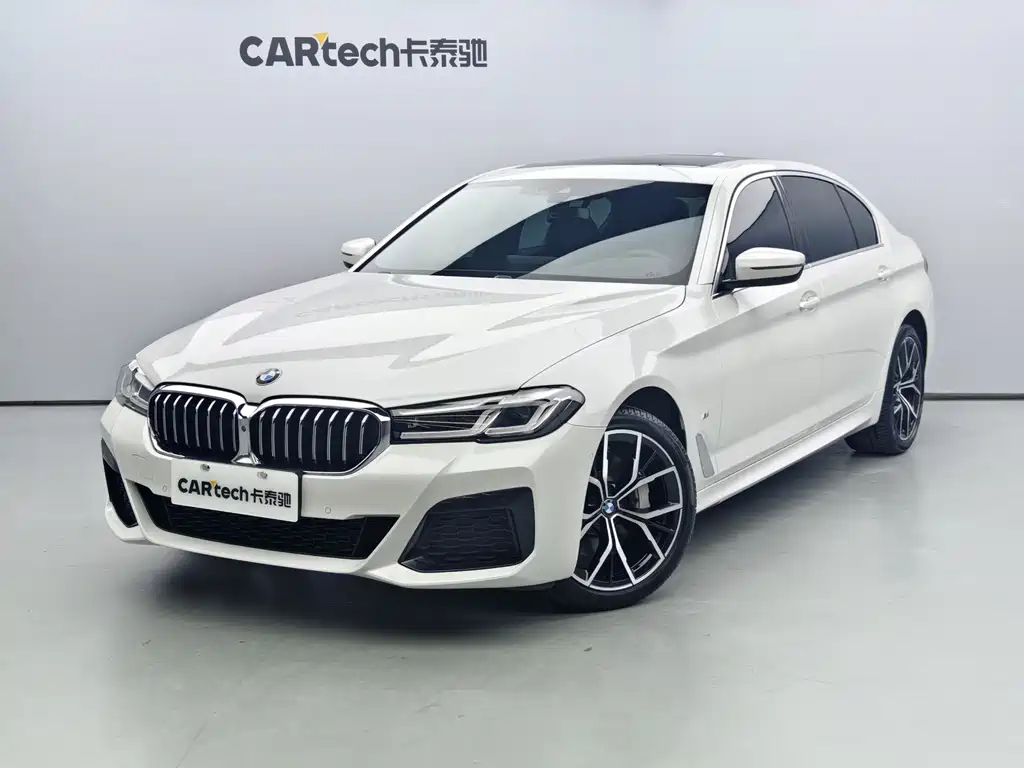 BMW 5 Series 2022 — фото 1