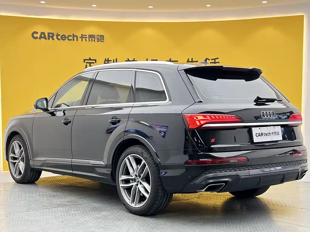 Audi Q7 2025 — фото 31