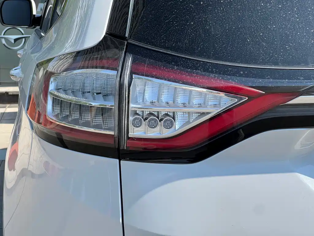 Ford Edge 2019 — фото 12