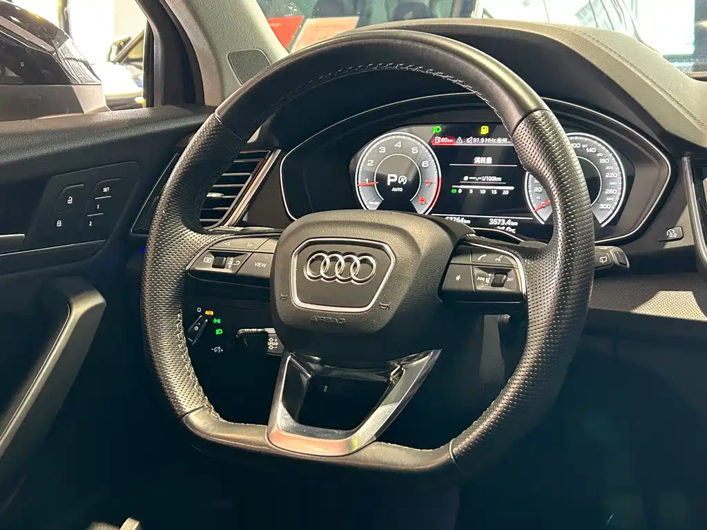 Audi Q5L 2022 — фото 23