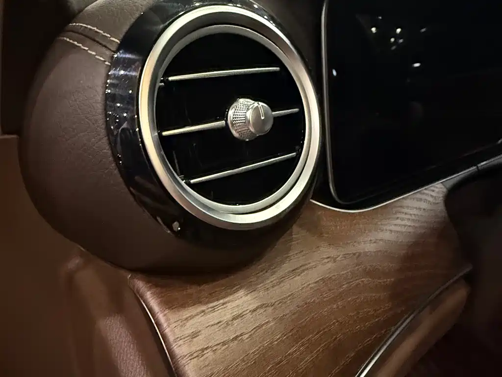 Mercedes-Benz E-Class 2022 — фото 16