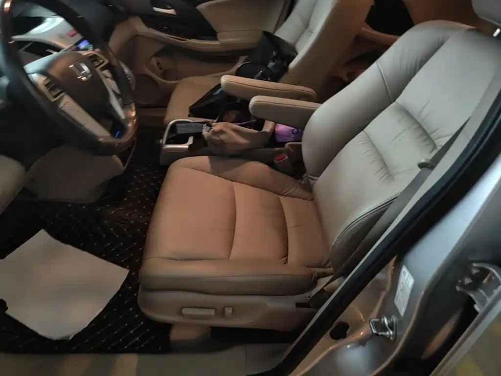 Honda Odyssey 2015 — фото 15