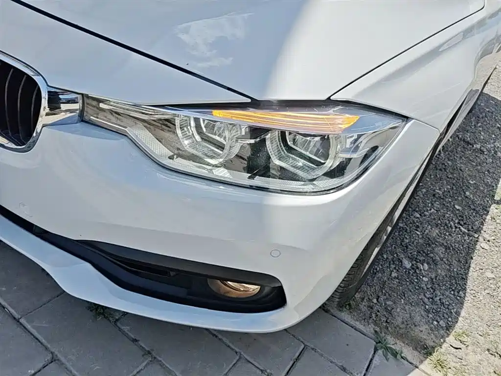 BMW 3 Series 2017 — фото 24