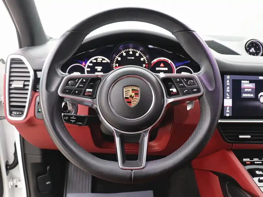 Porsche Cayenne 2019 — фото 17