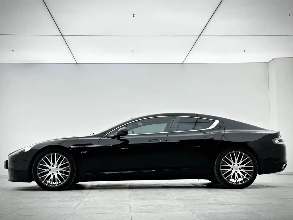 Aston Martin Rapide 2011 — фото 5