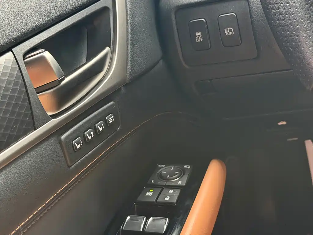 Lexus GS 2018 — фото 11