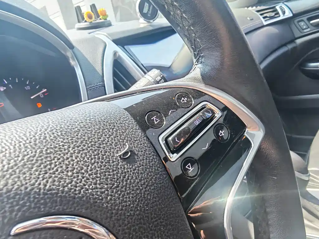 Cadillac SRX 2016 — фото 26