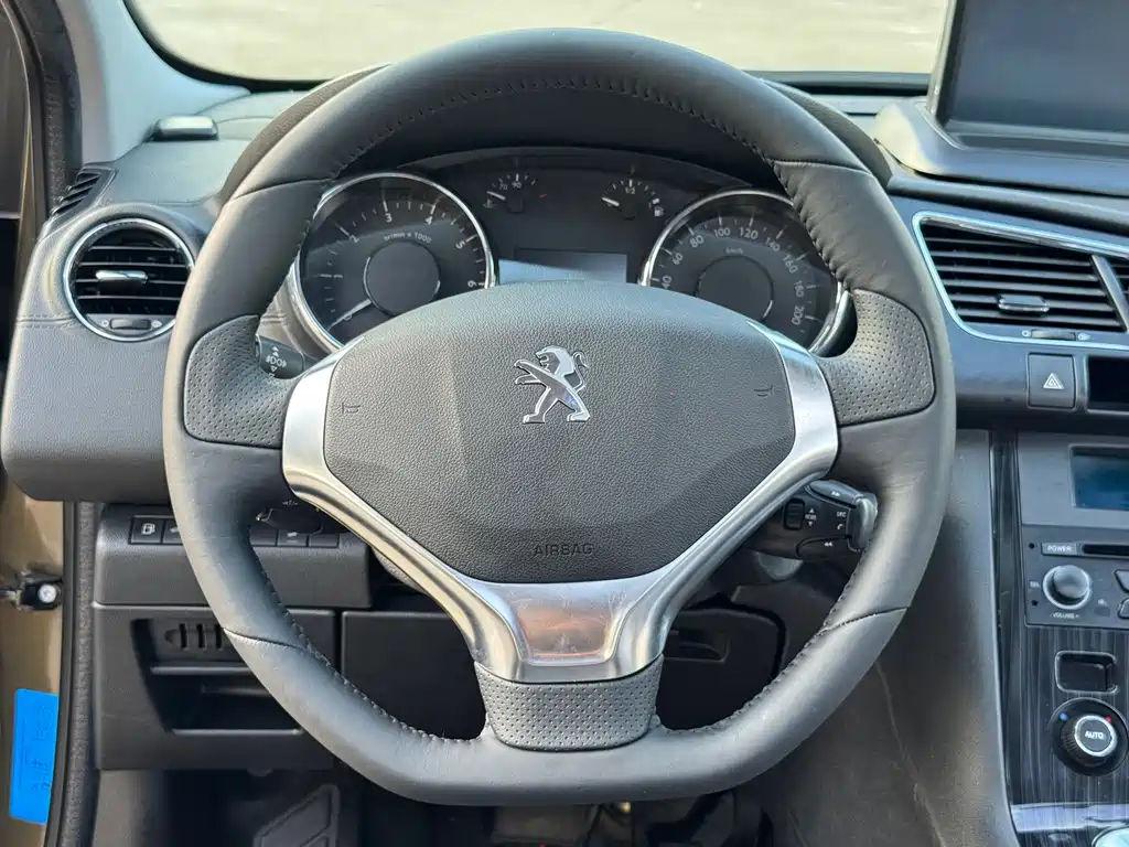 Peugeot 3008 2014 — фото 13