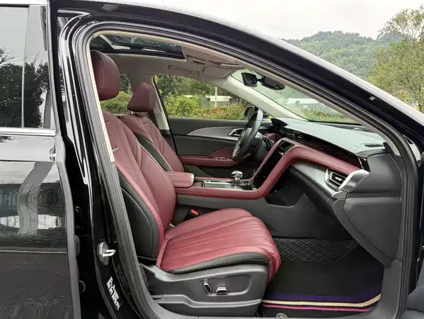 Hongqi H5 2024