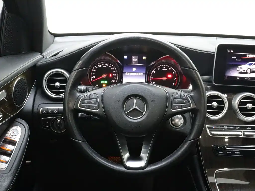 Mercedes-Benz GLC 2019 — фото 14