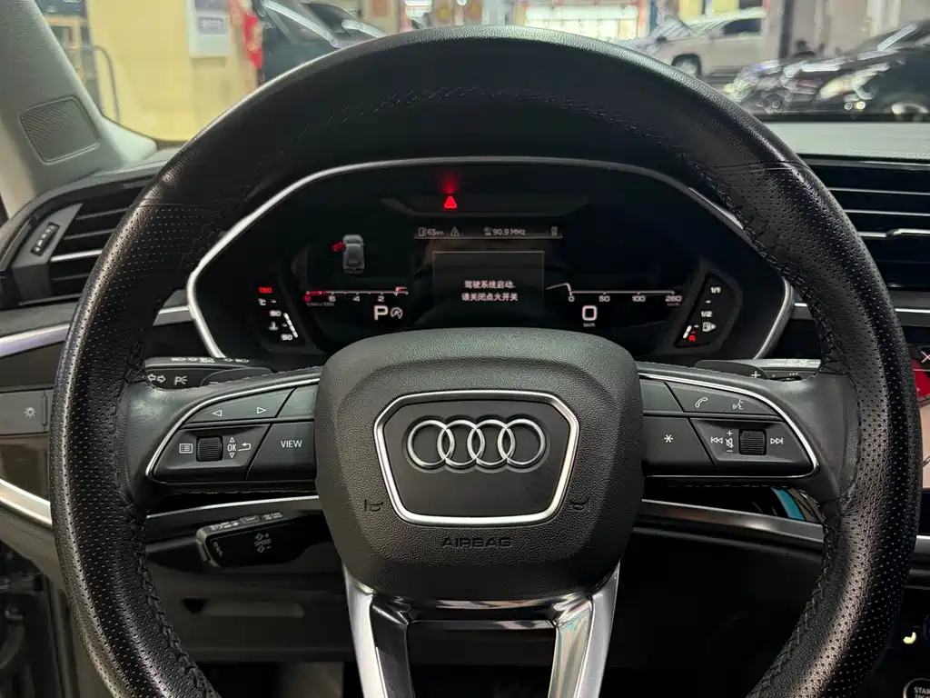 Audi Q3 2022 — фото 13