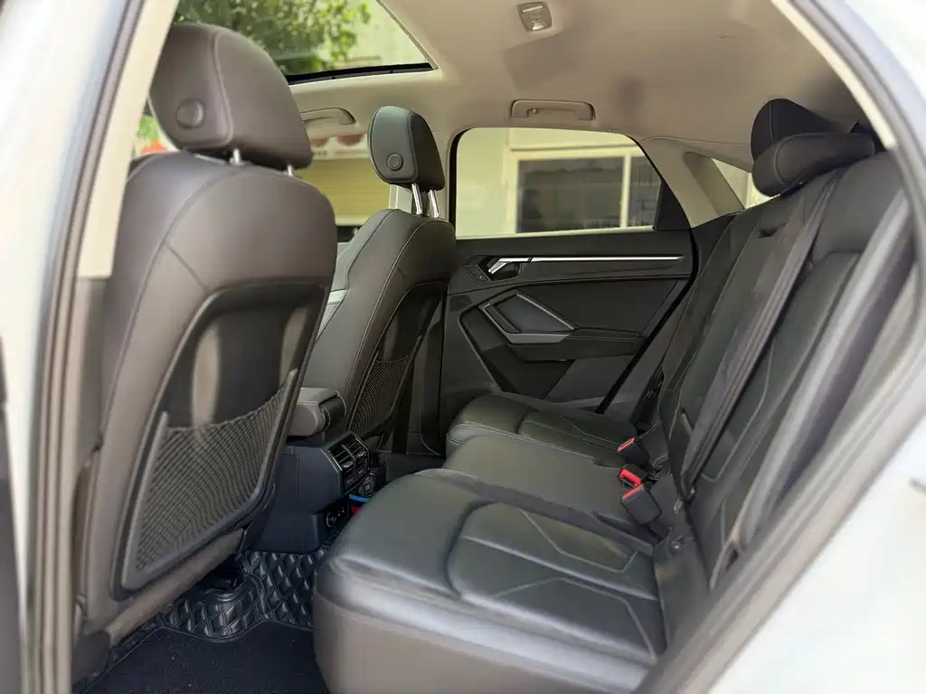 Audi Q3 Sportback 2023 — фото 9