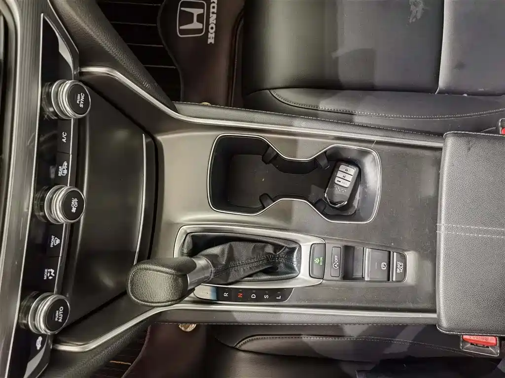 Honda Accord 2022 — фото 12