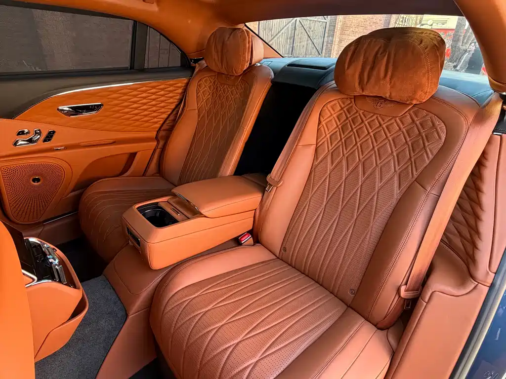 Bentley Flying Spur 2020 — фото 11