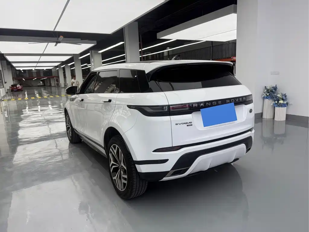 Land Rover Range Rover Evoque 2022 — фото 18
