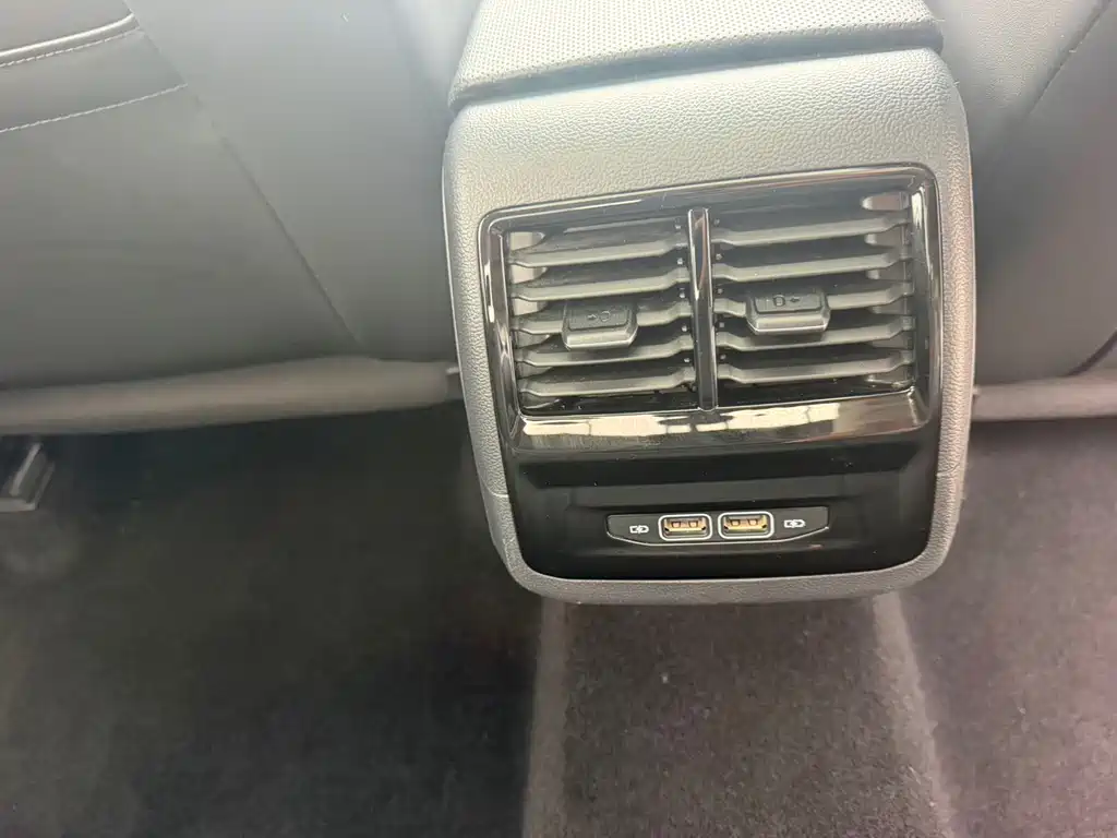 Volkswagen Sagitar 2022