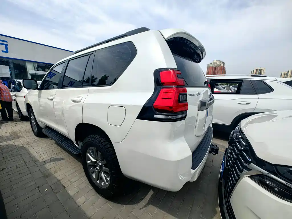 Toyota Prado 2019 — фото 19