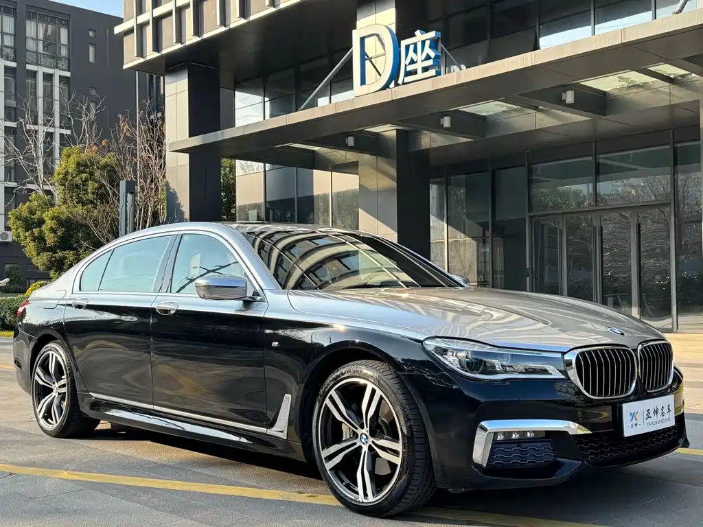 BMW 7 Series 2017 — фото 3
