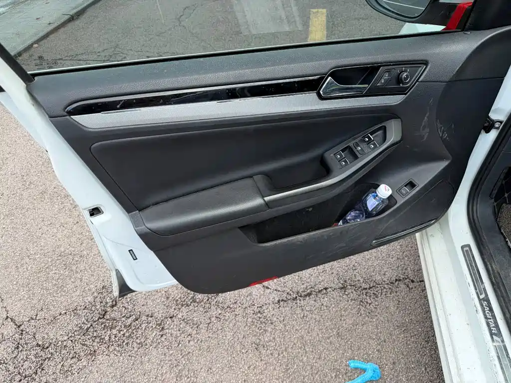 Volkswagen Sagitar 2017