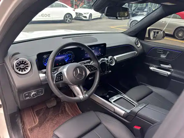 Mercedes-Benz EQB 2025