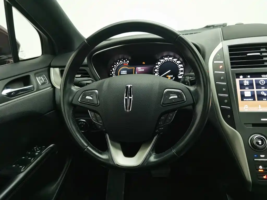 Lincoln MKC 2019 — фото 11
