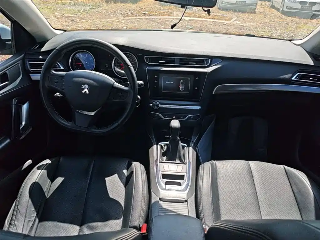Peugeot 408 2016 — фото 10