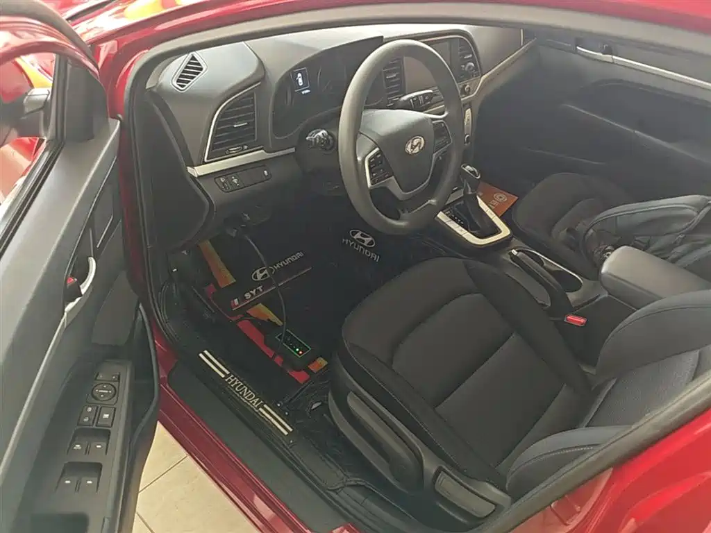 Hyundai Elantra 2019 — фото 16