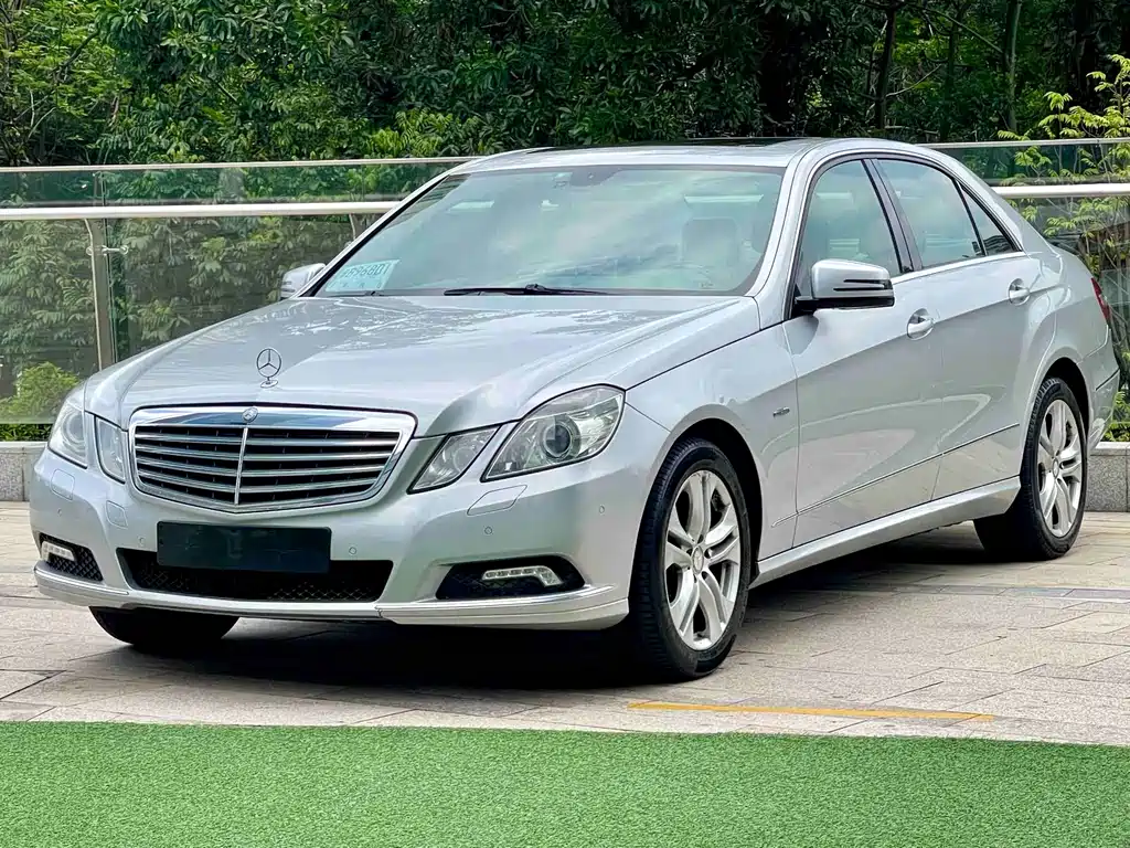 Mercedes-Benz E-Class 2010