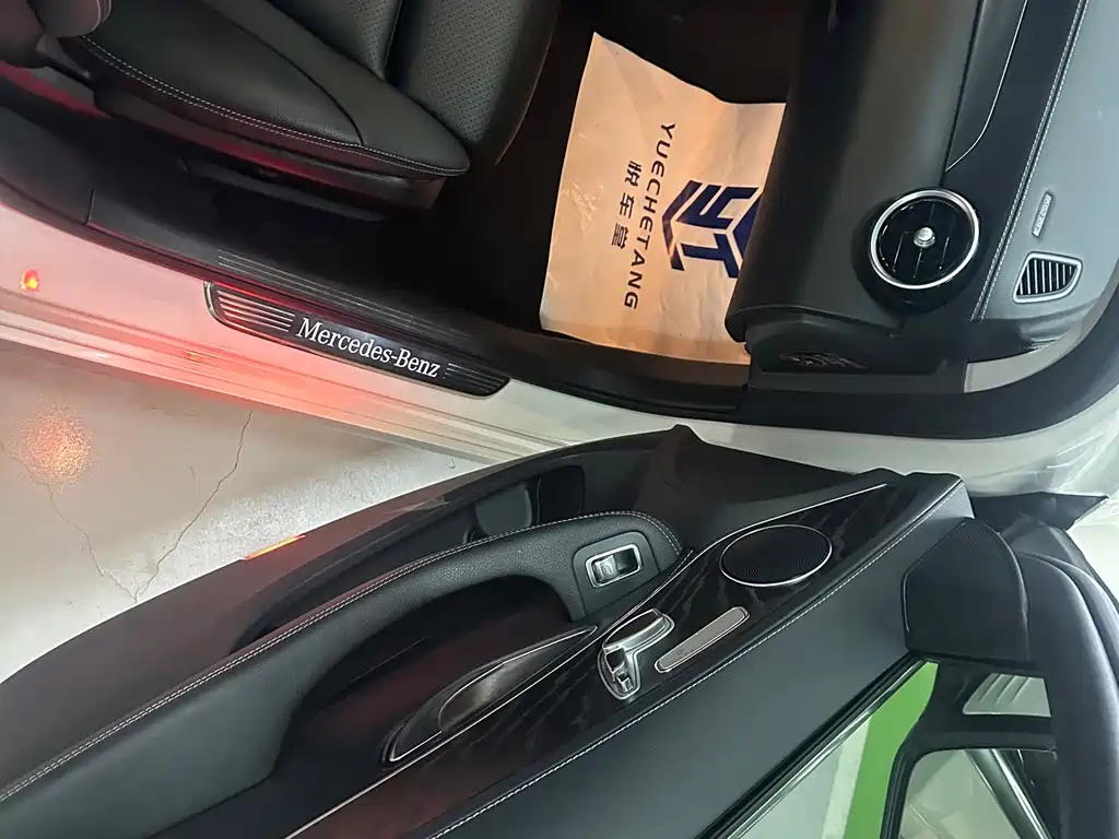 Mercedes-Benz C-Class 2019 — фото 15