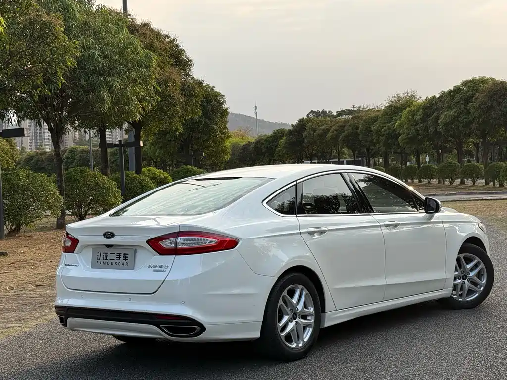 Ford Mondeo 2016 — фото 15