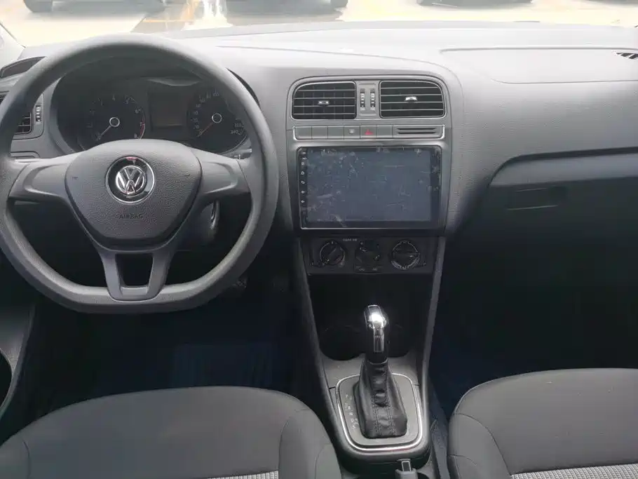 Volkswagen Polo 2018 — фото 12