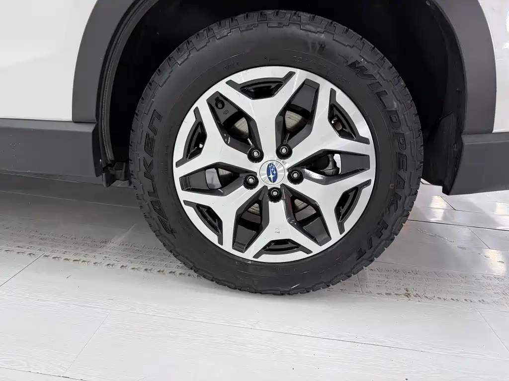 Subaru Forester 2023 — фото 22