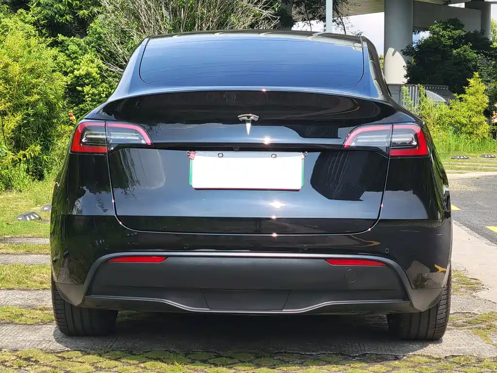 Tesla Model Y 2022 — фото 15