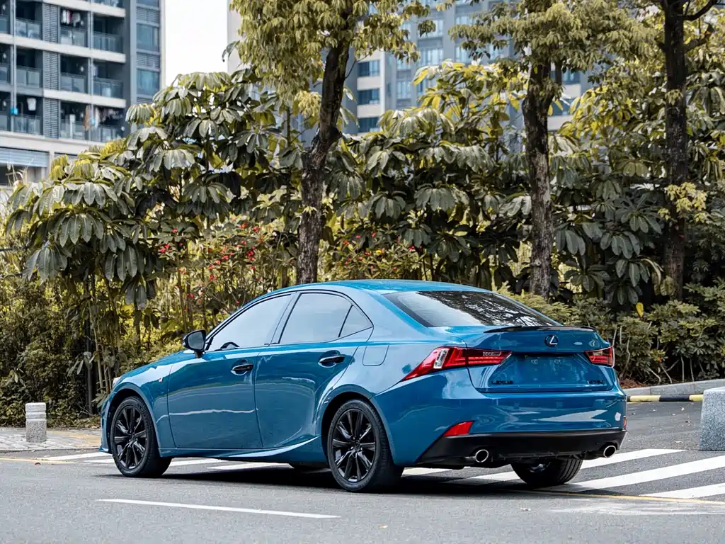 Lexus IS 2013 — фото 13