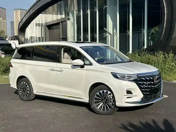 Roewe iMAX8 New Energy 2025