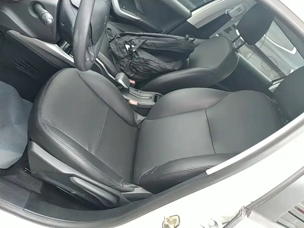 Peugeot 2008 2016 — фото 15