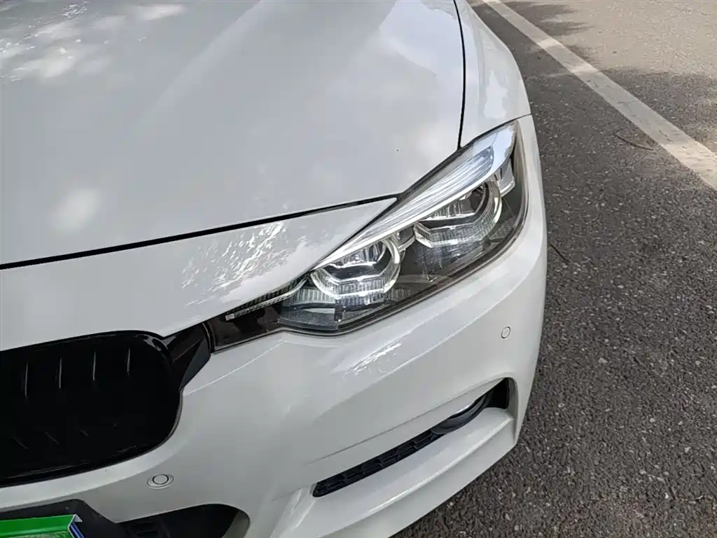 BMW 3 Series 2018 — фото 24