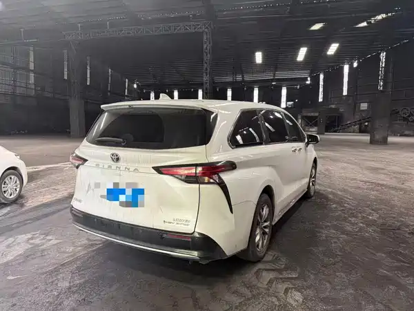 Toyota Sienna 2024
