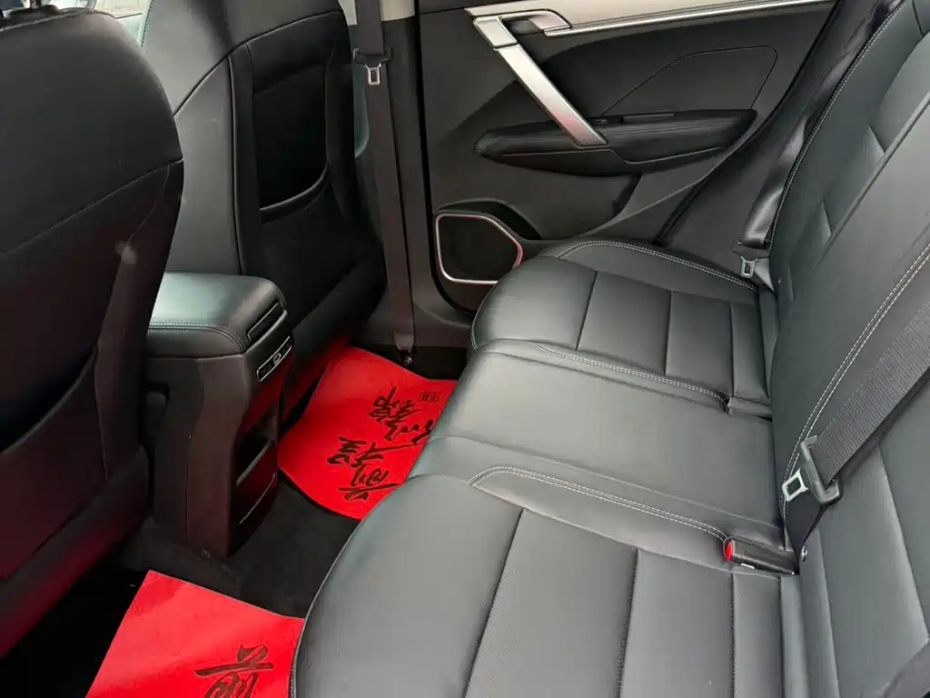 Geely Binyue 2025 — фото 10