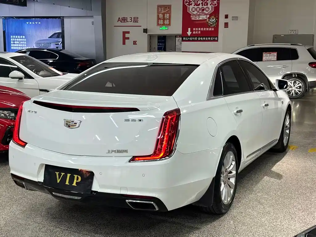 Cadillac XTS 2018 — фото 11