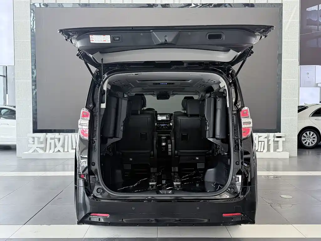 Toyota Vellfire 2022 — фото 25