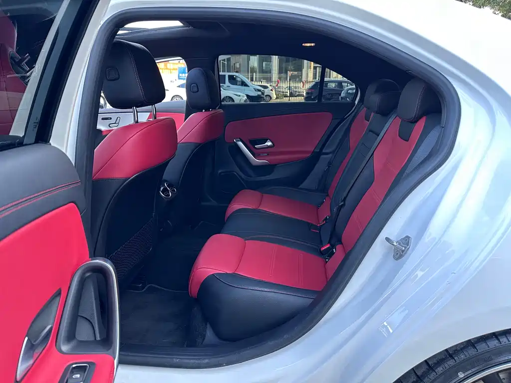 Mercedes-Benz A-Class AMG 2021 — фото 16