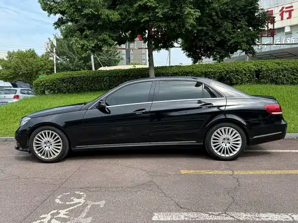 Mercedes-Benz E-Class 2015