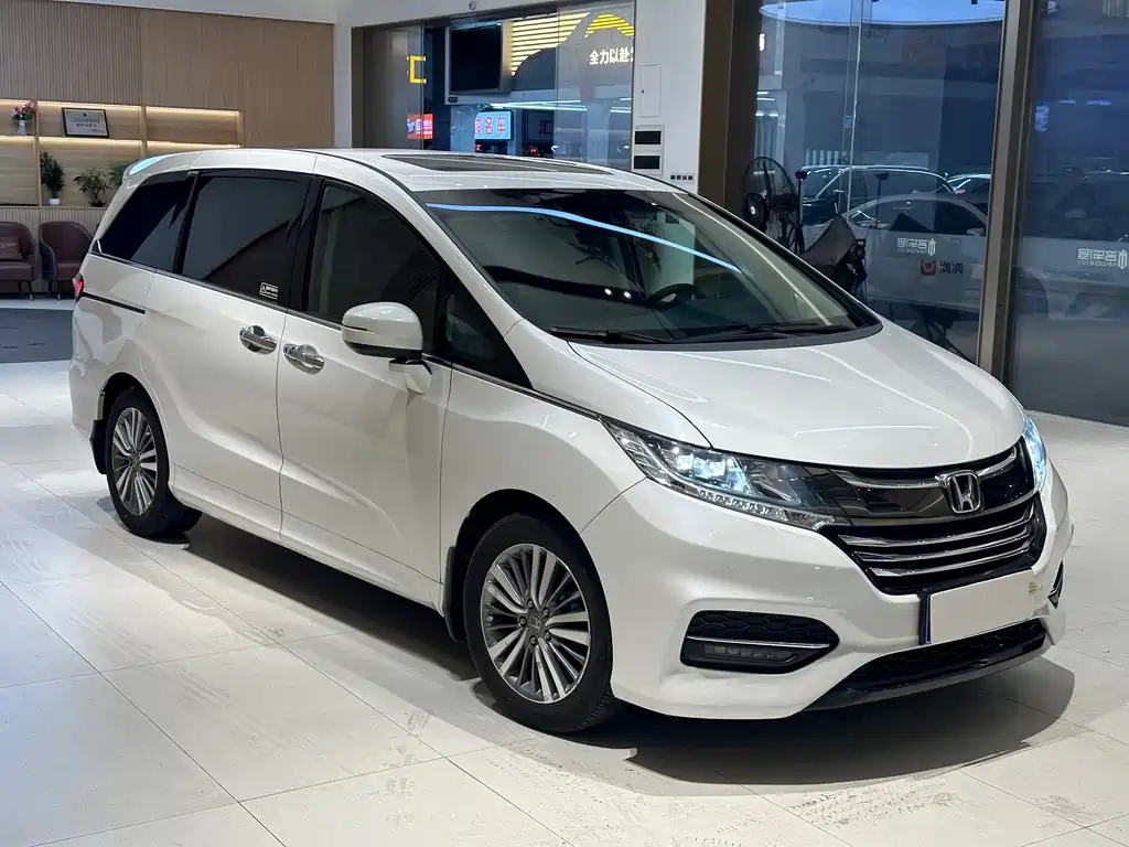 Honda Odyssey 2018 — фото 3
