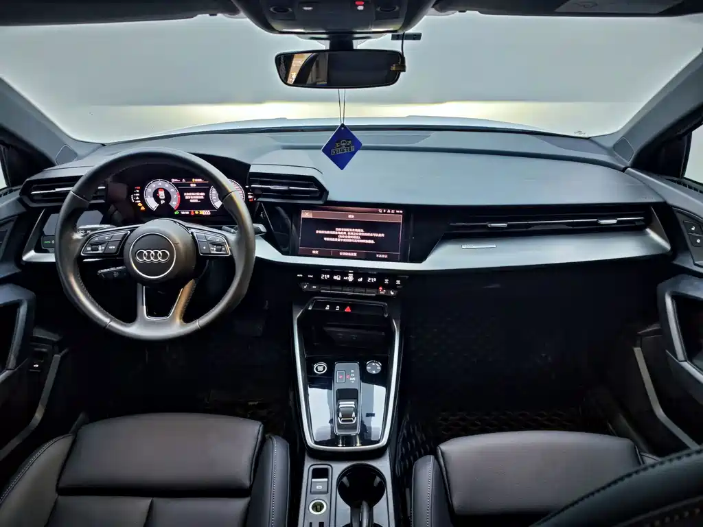 Audi A3 2021 — фото 12