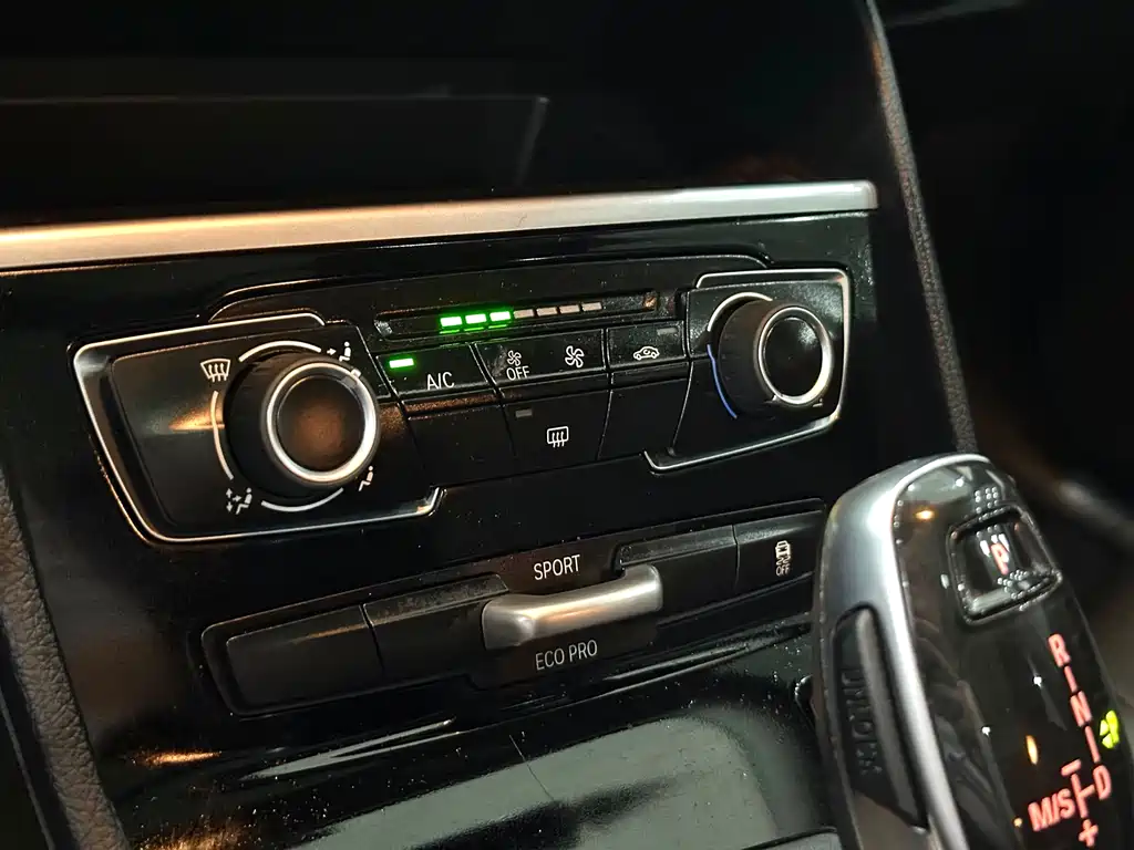BMW 2 Series Wagon 2020 — фото 19
