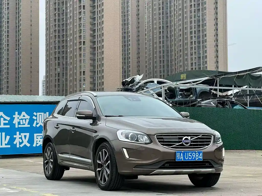Volvo XC60 2017 — фото 3